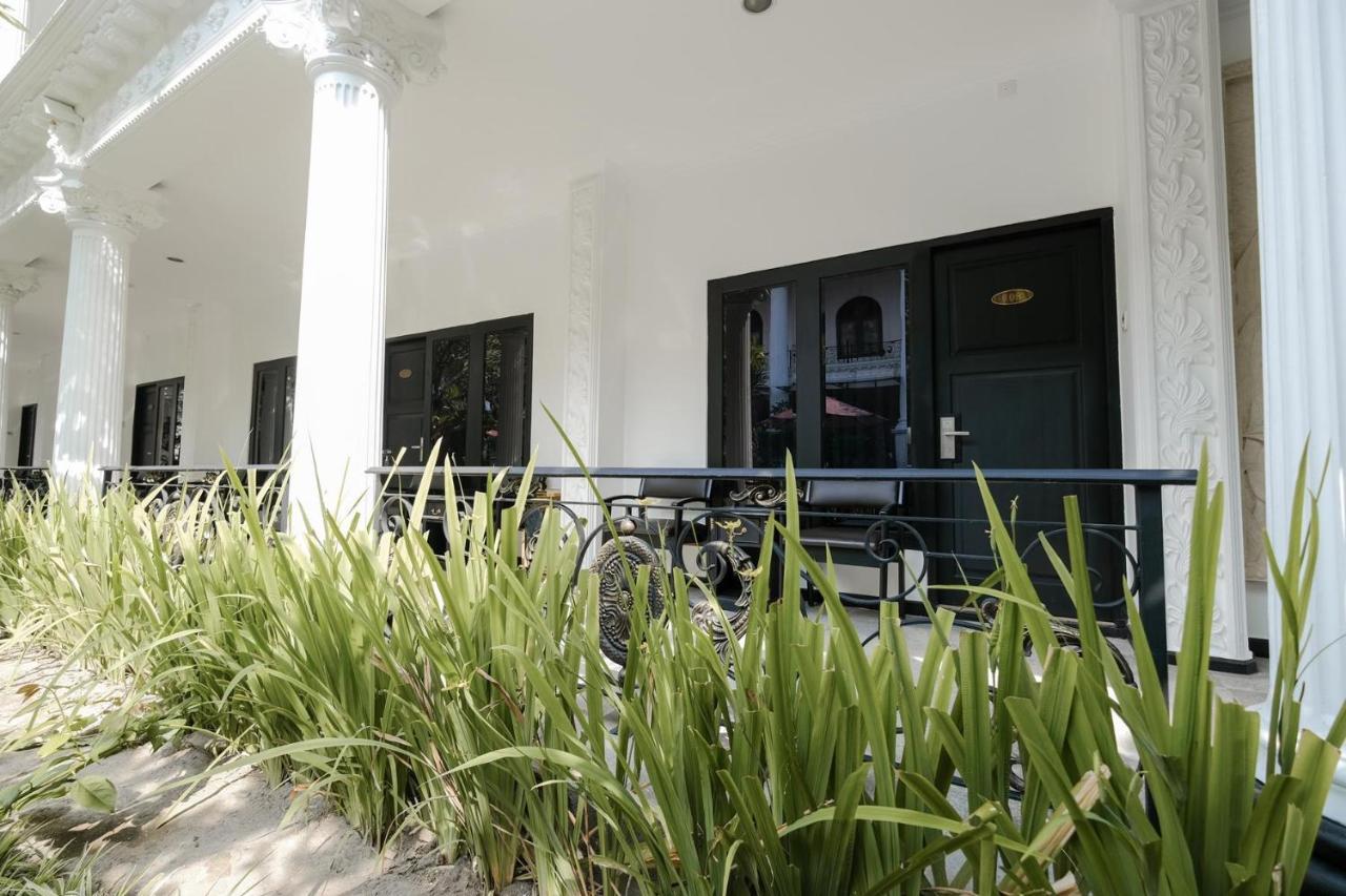 The Grand Palace Hotel Yogyakarta Exteriör bild