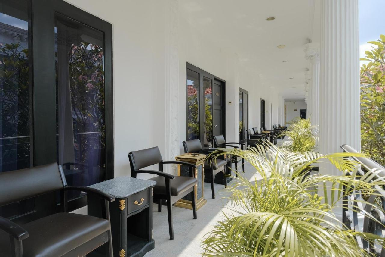 The Grand Palace Hotel Yogyakarta Exteriör bild